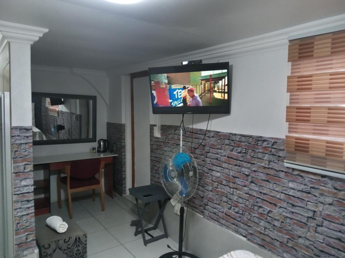 Dante Guest House Alberton Exterior photo